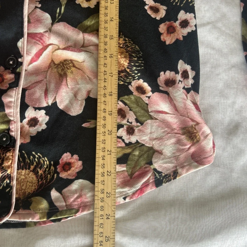 Room Service Womens 2-Piece Pajama Set Medium Floral long Sleeve‎ Sleepwear